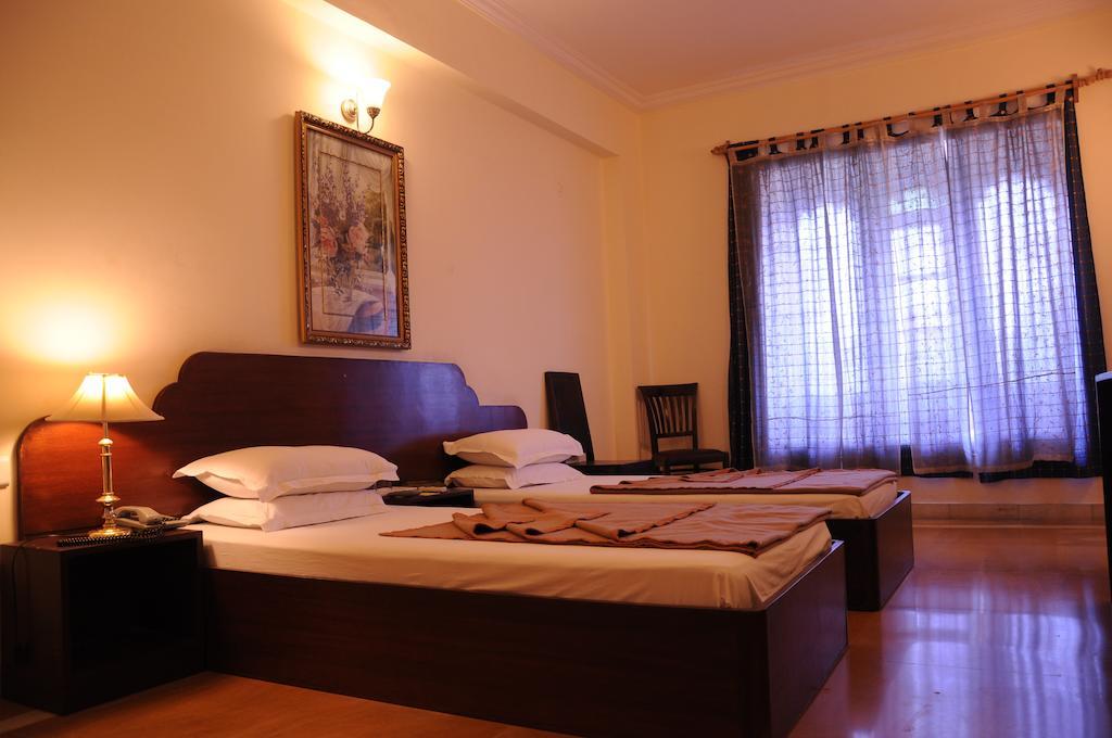 Hotel Pratap Palace Chittorgarh Room photo